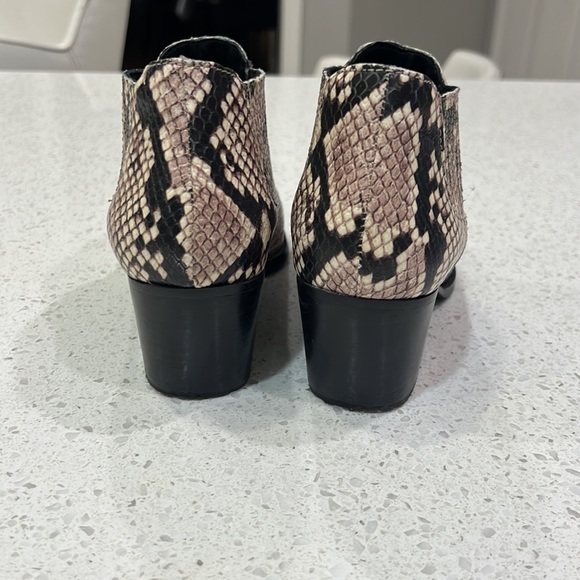 ALDO snake print booties. Size 7 - Picture 7 of 10